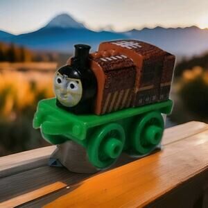 Thomas & Friends Minis Porter – Green Steam Engine – Collectible Train – Loose